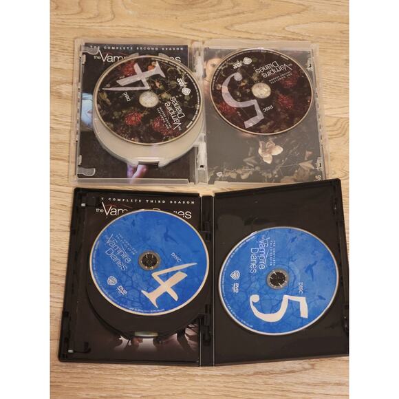 The Vampire Diaries The Complete 2nd and 3rd Seasons, DVD Pre-owned Untested - Picture 6 of 6